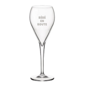 Coupe champagne bébé en route